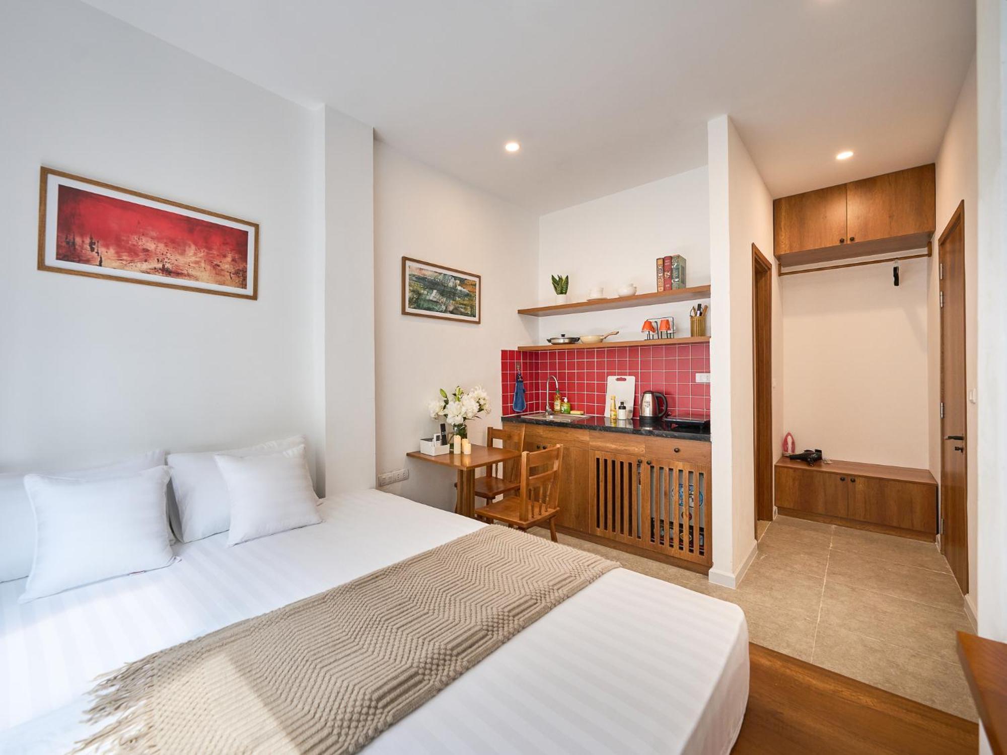 Saigon Night-life Complex-100m2 Rooftop Pool-elevator-heart Of District 1 Apartment Ho Chi Minh City