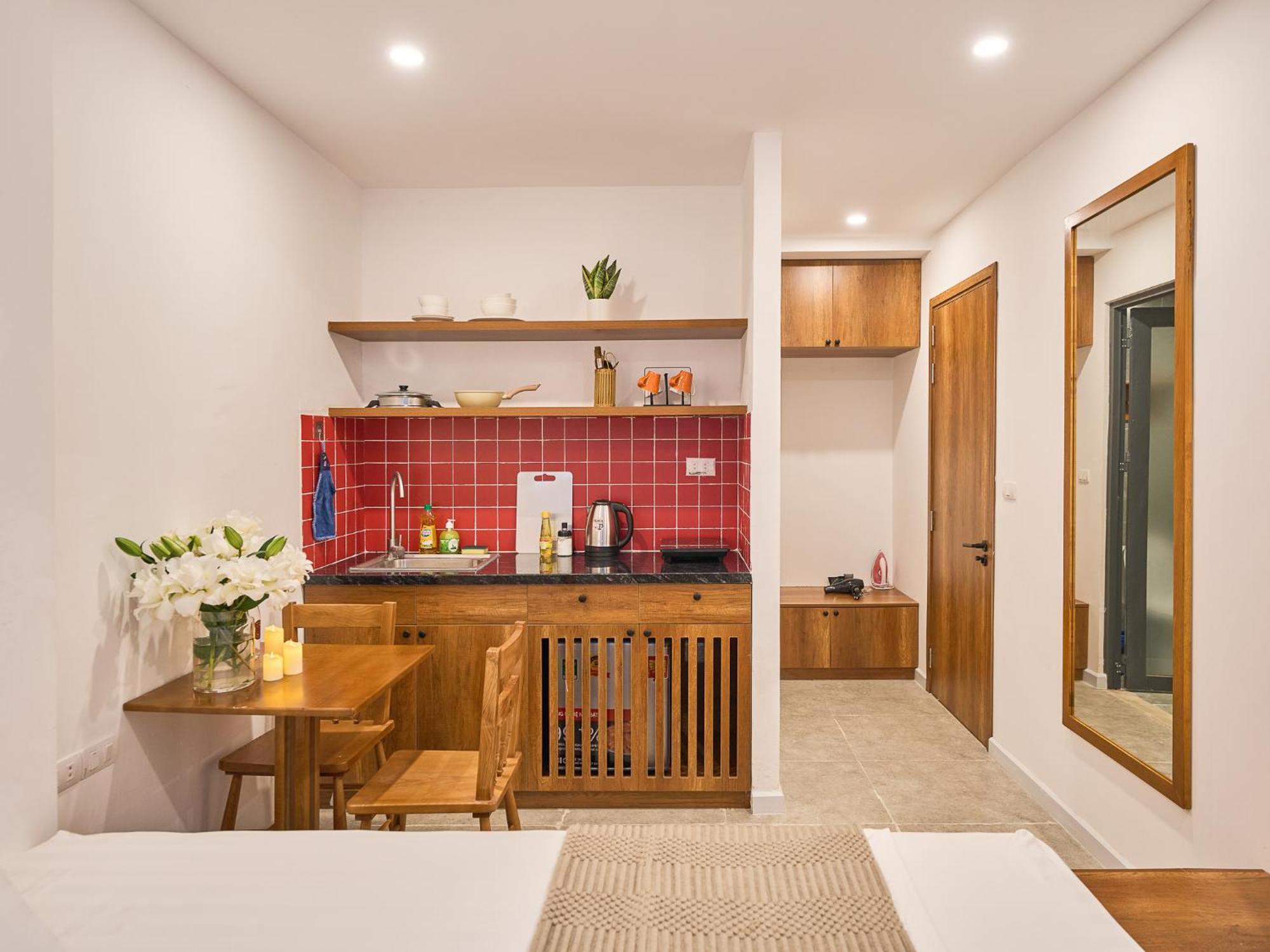 Saigon Night-life Complex-100m2 Rooftop Pool-elevator-heart Of District 1 Apartment *