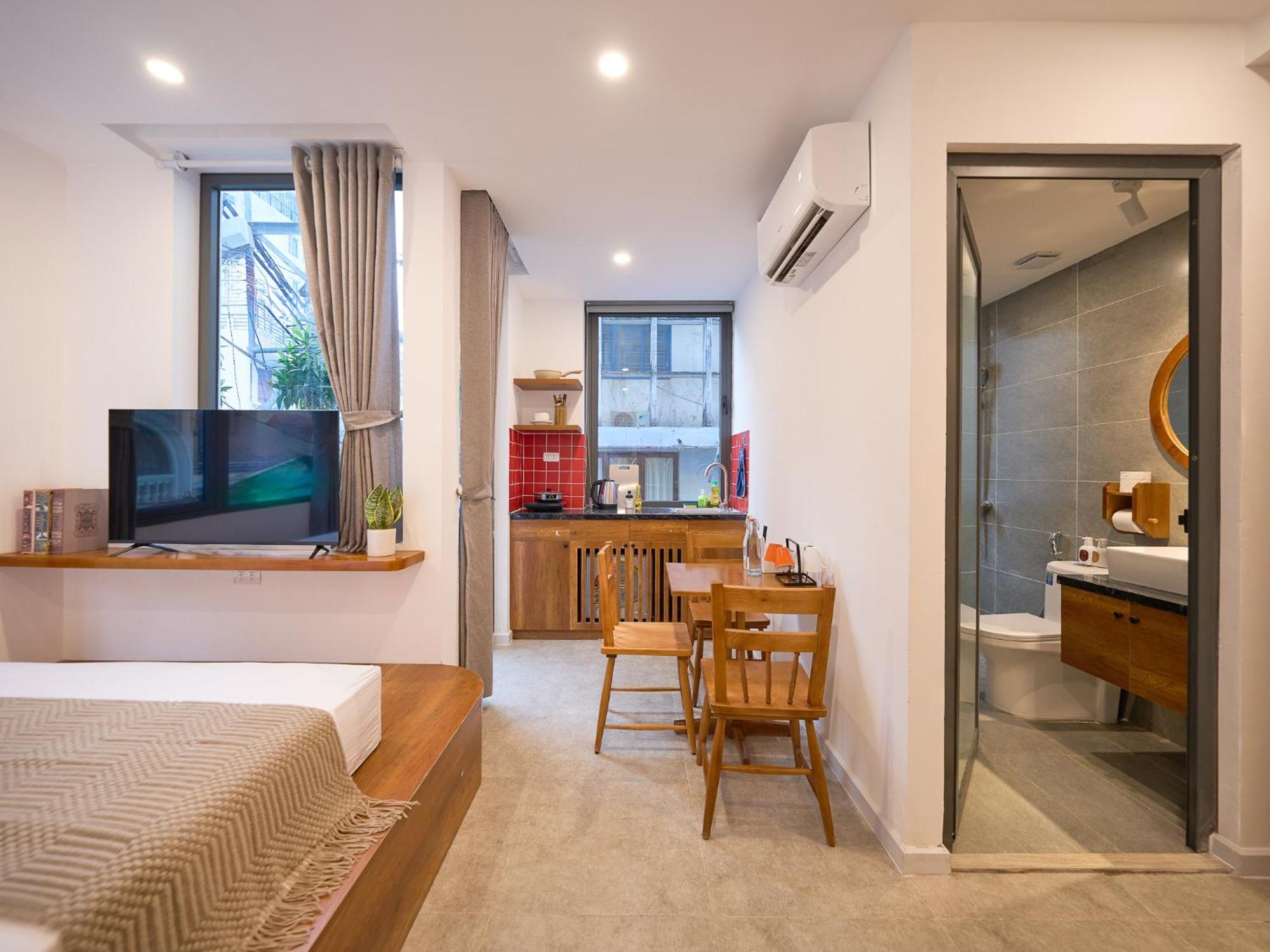 Saigon Night-life Complex-100m2 Rooftop Pool-elevator-heart Of District 1 Apartment Ho Chi Minh City