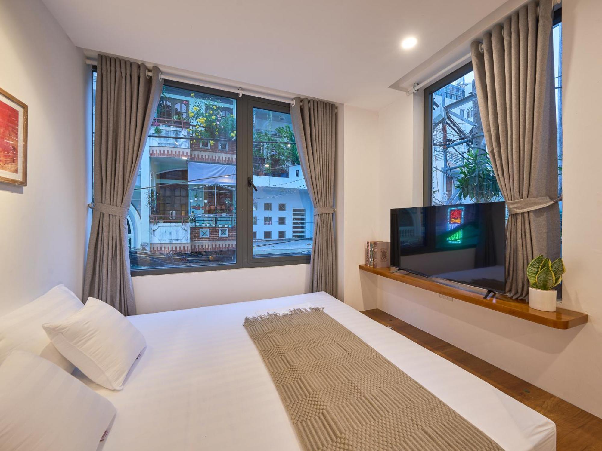 Saigon Night-life Complex-100m2 Rooftop Pool-elevator-heart Of District 1 * Ho Chi Minh City