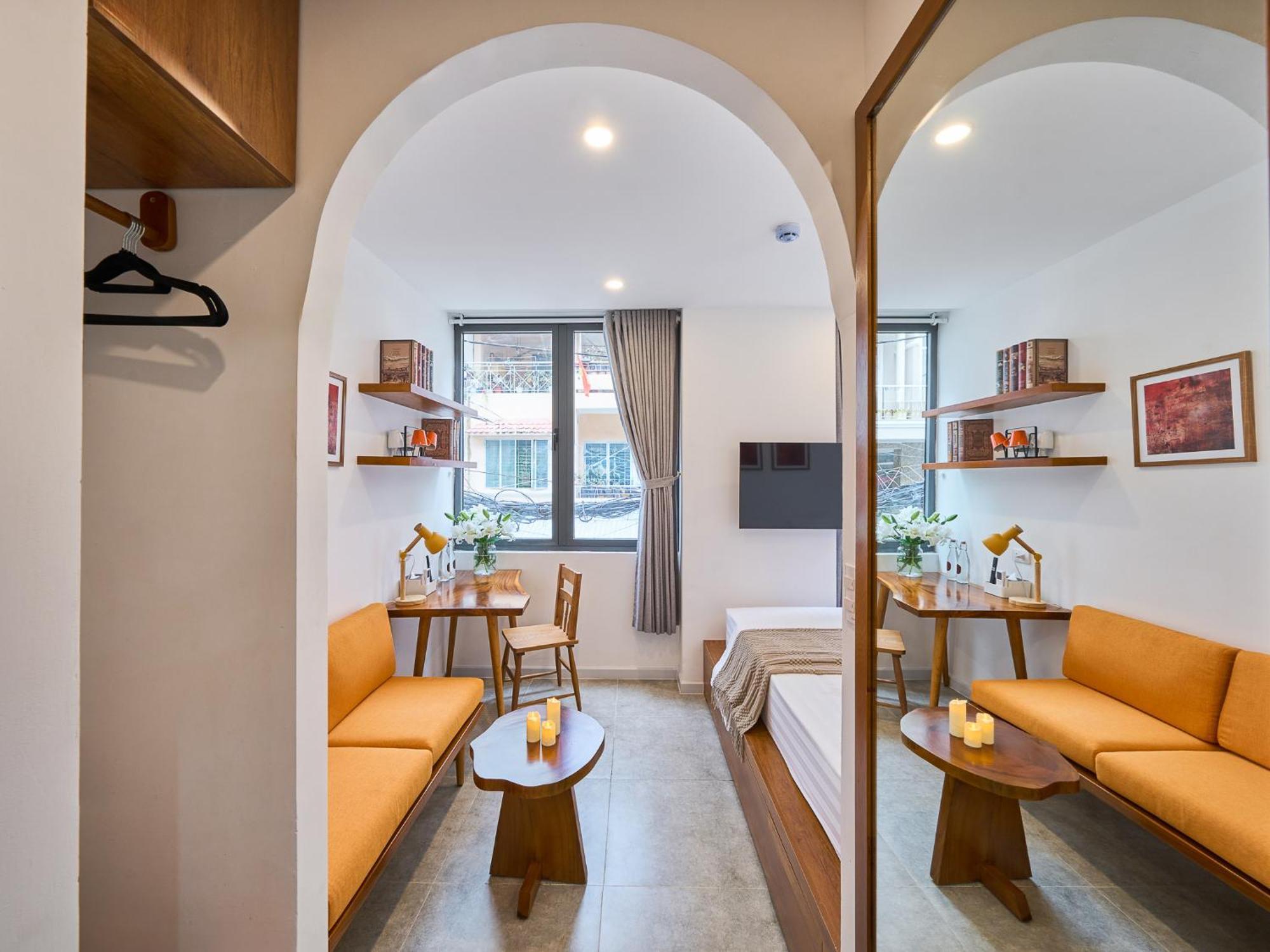 Apartment Saigon Night-life Complex-100m2 Rooftop Pool-elevator-heart Of District 1 *