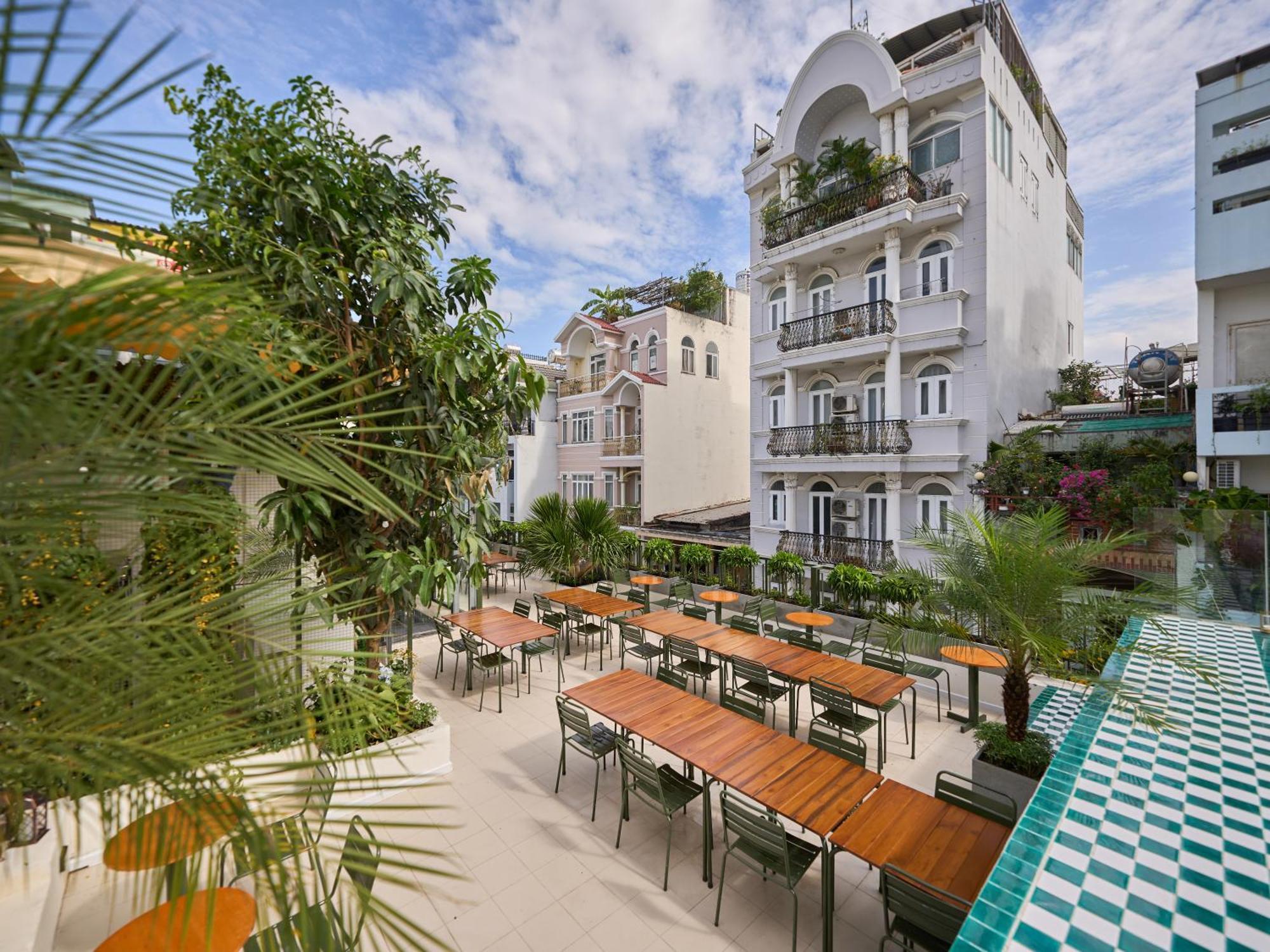 Apartment Saigon Night-life Complex-100m2 Rooftop Pool-elevator-heart Of District 1 Ho Chi Minh City