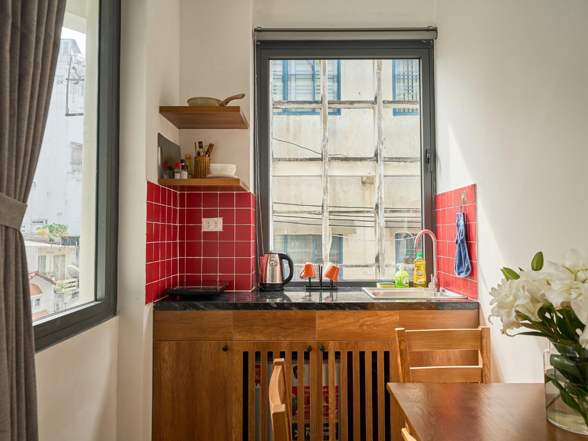 Apartment Saigon Night-life Complex-100m2 Rooftop Pool-elevator-heart Of District 1 *