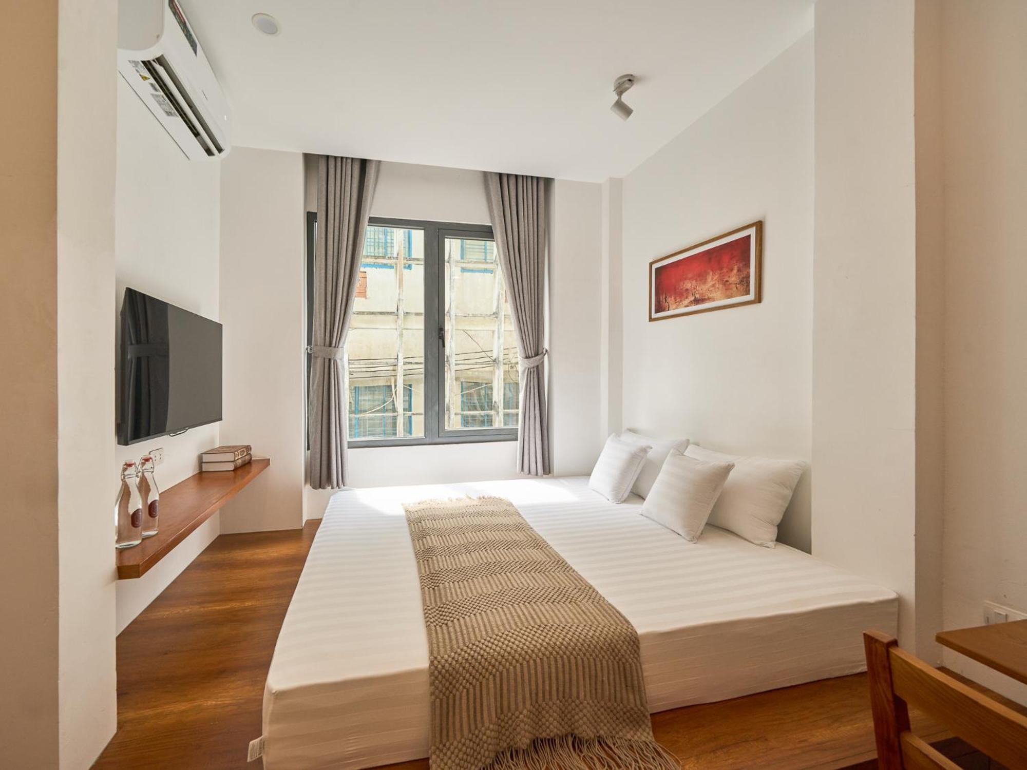 Saigon Night-life Complex-100m2 Rooftop Pool-elevator-heart Of District 1 Apartment *