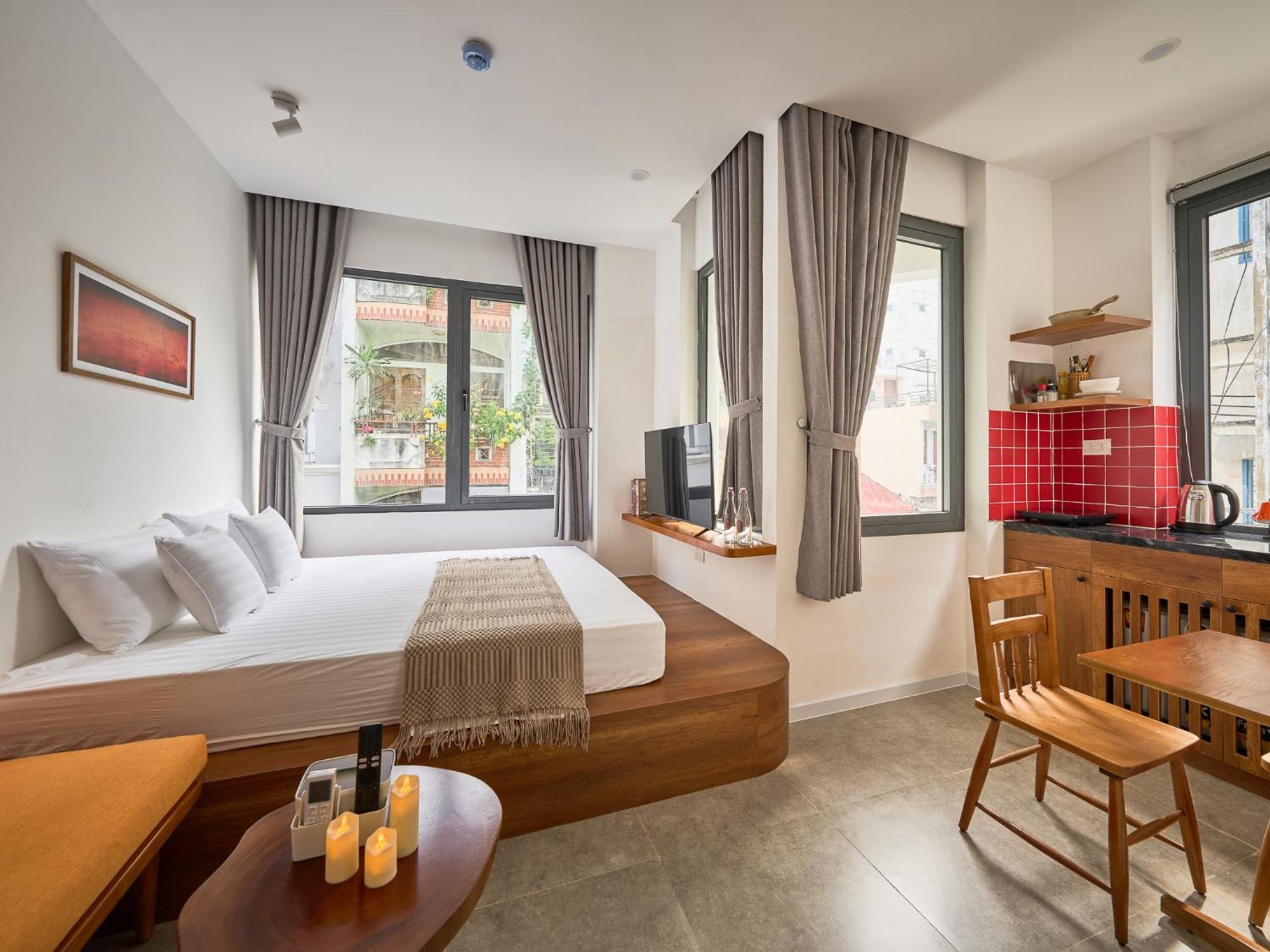 Saigon Night-life Complex-100m2 Rooftop Pool-elevator-heart Of District 1 Apartment Ho Chi Minh City