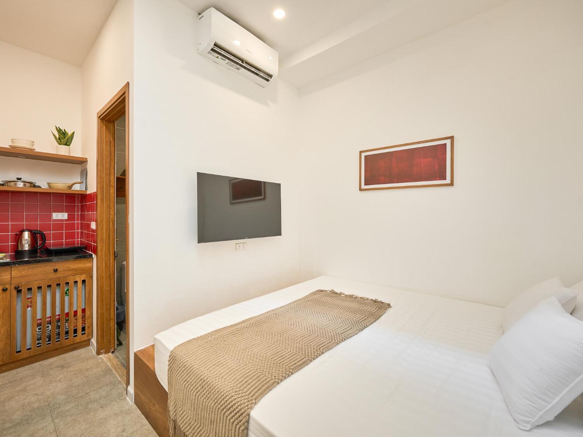 Saigon Night-life Complex-100m2 Rooftop Pool-elevator-heart Of District 1 Apartment Ho Chi Minh City