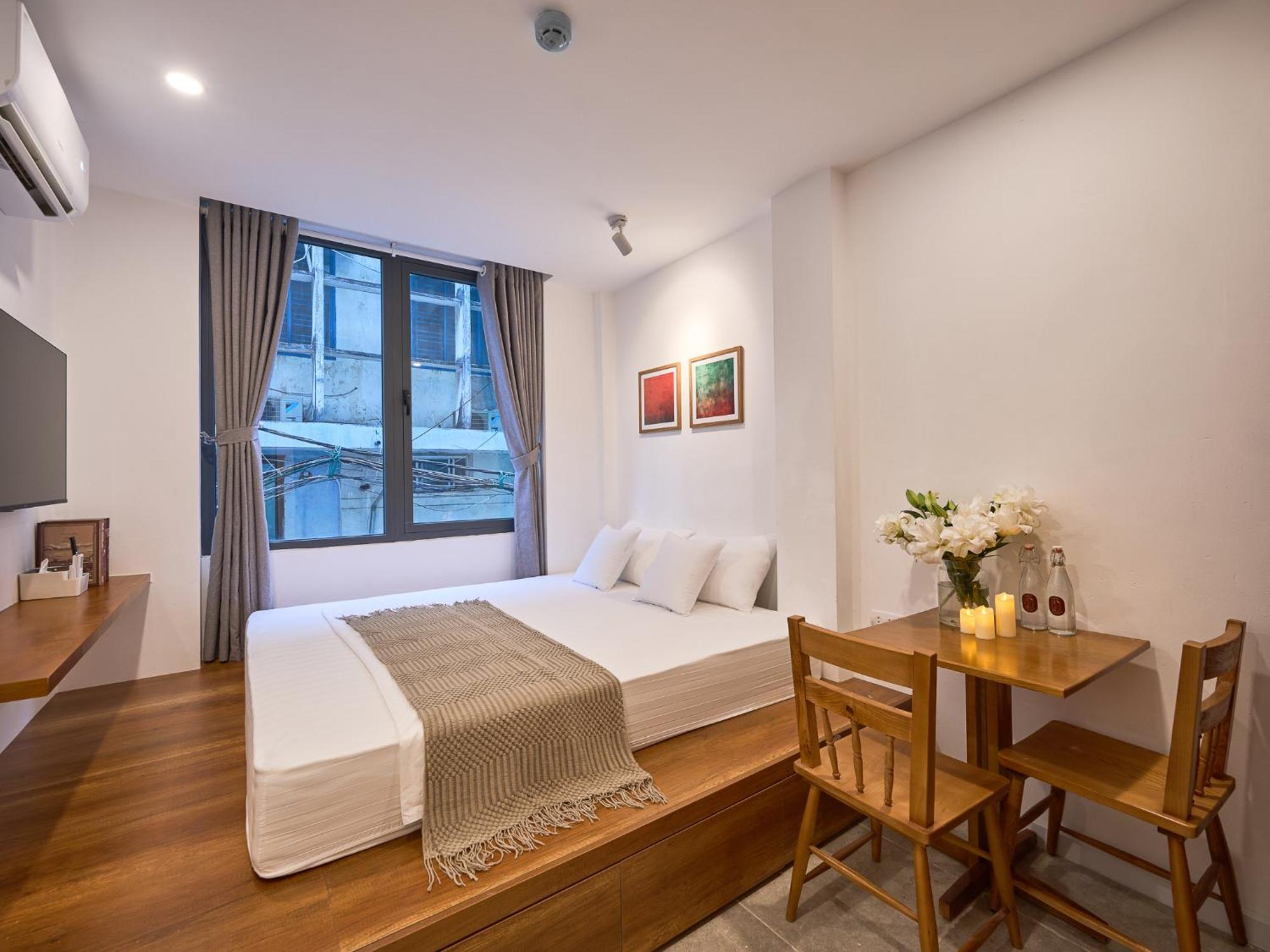 Saigon Night-life Complex-100m2 Rooftop Pool-elevator-heart Of District 1 *
