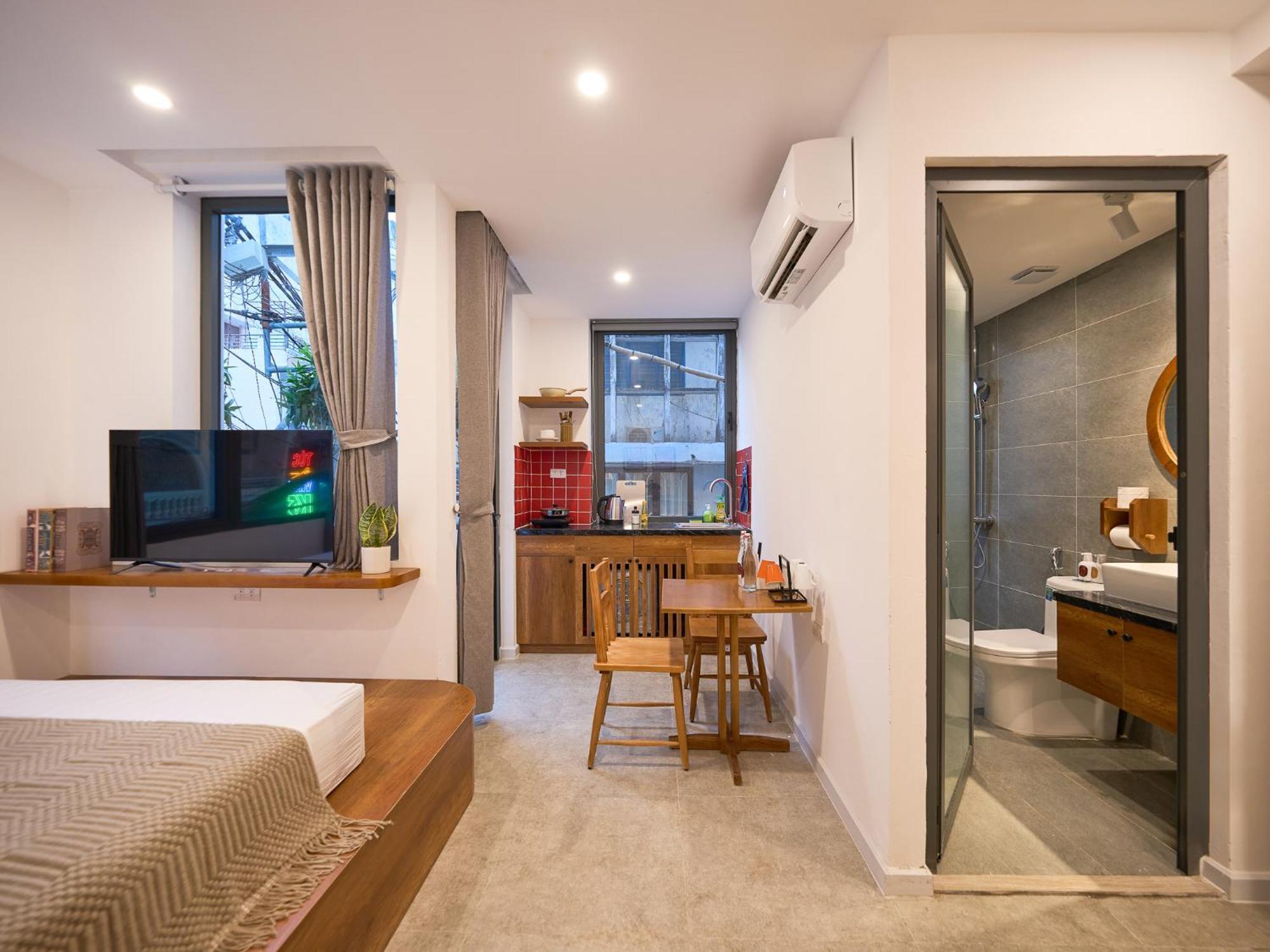 Saigon Night-life Complex-100m2 Rooftop Pool-elevator-heart Of District 1 Ho Chi Minh City