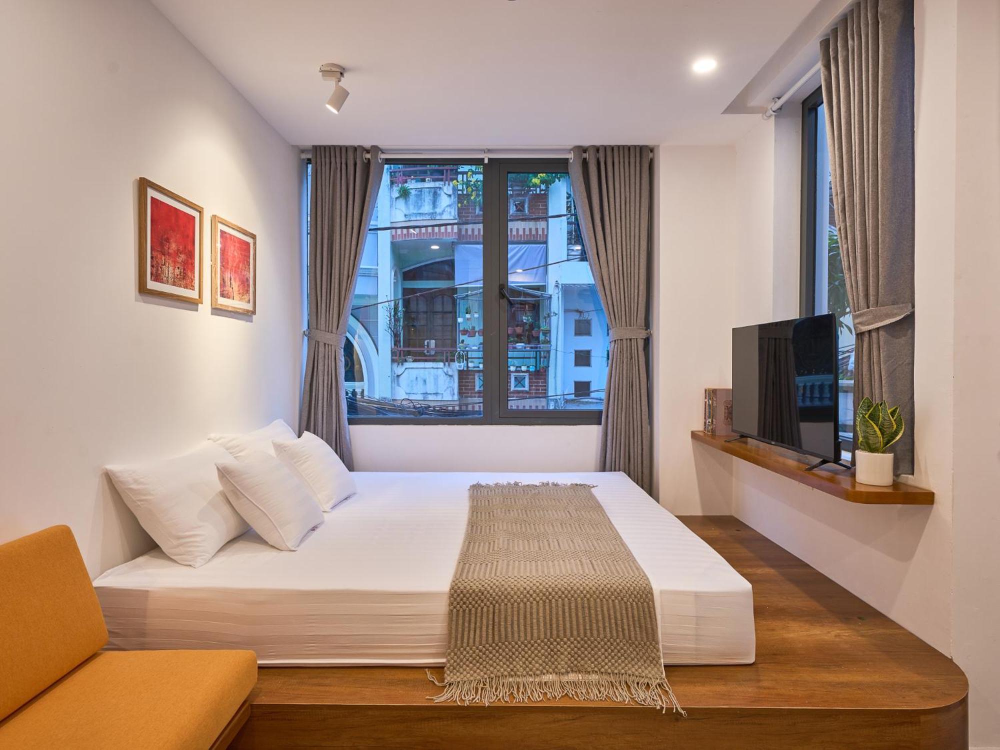 Saigon Night-life Complex-100m2 Rooftop Pool-elevator-heart Of District 1 Apartment Ho Chi Minh City