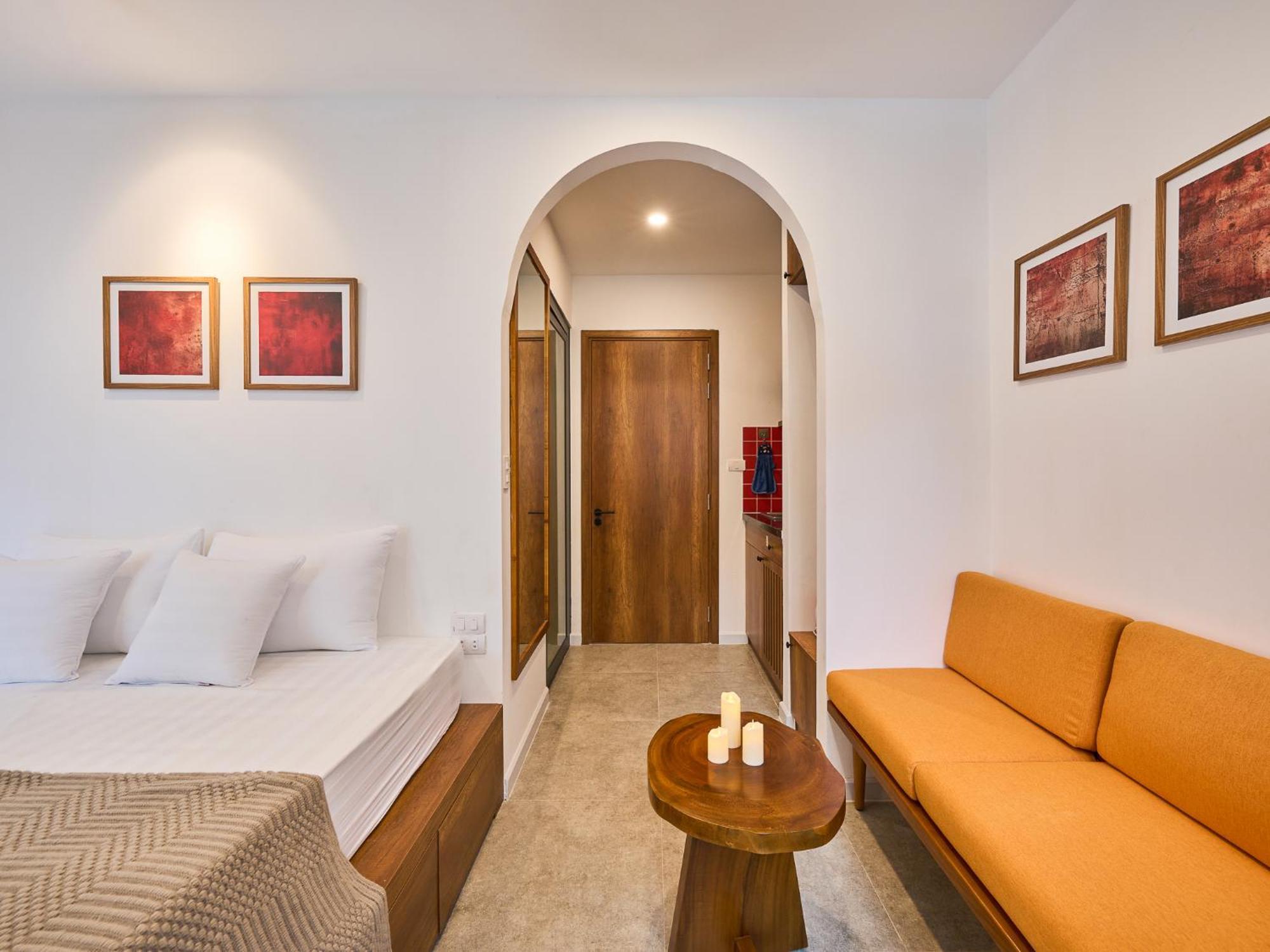 Saigon Night-life Complex-100m2 Rooftop Pool-elevator-heart Of District 1 *