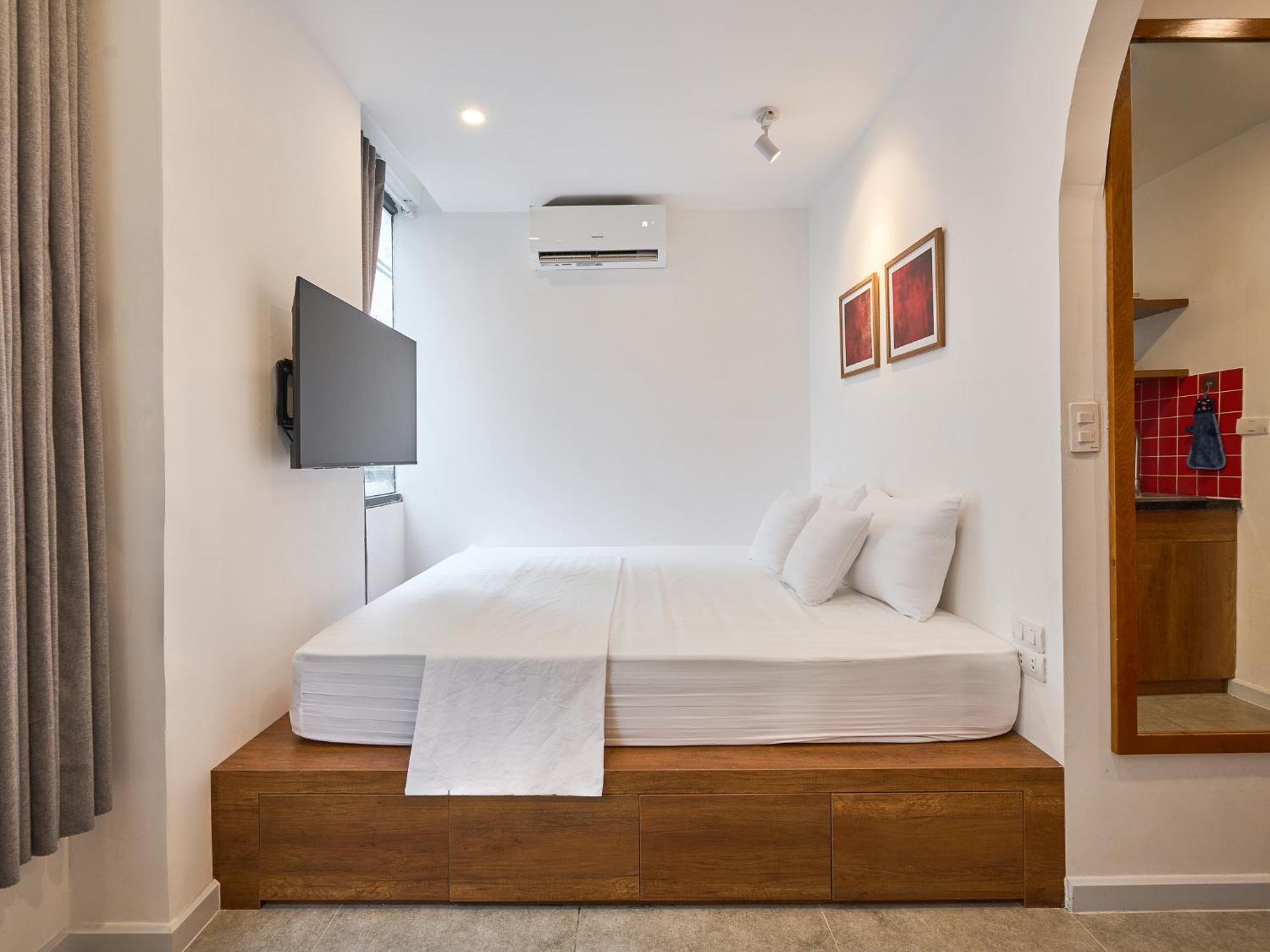 Saigon Night-life Complex-100m2 Rooftop Pool-elevator-heart Of District 1 *