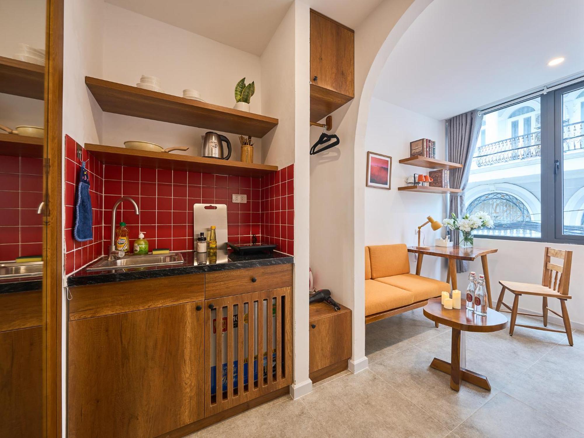 Apartment Saigon Night-life Complex-100m2 Rooftop Pool-elevator-heart Of District 1